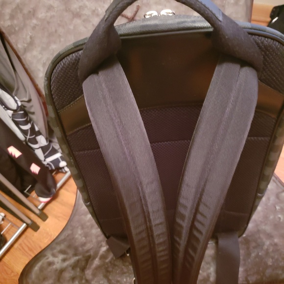 It been in my closet and I never use it - Picture 4 of 4